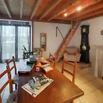 Сasa de vacaciones 2 Bedroom Amazing Home In Bas-En-Basset Bas-en-Basset