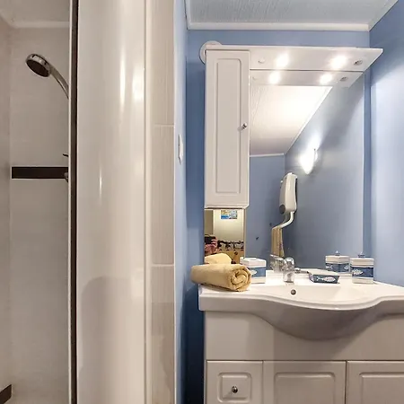 Gorgeous In With Kitchen * Bas-en-Basset