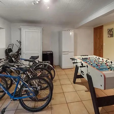 בית נופש 2 Bedroom Awesome In Bas-en-Basset