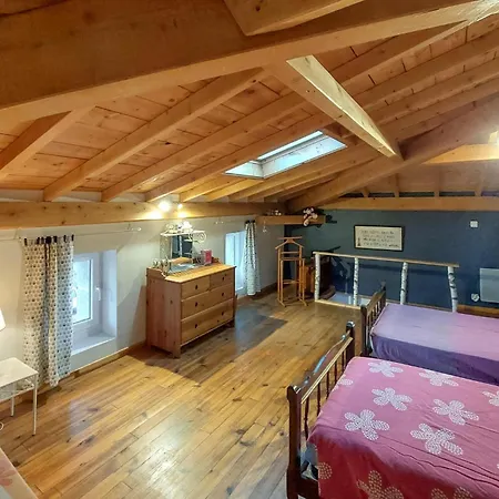 2 Bedroom Awesome In בית נופש *