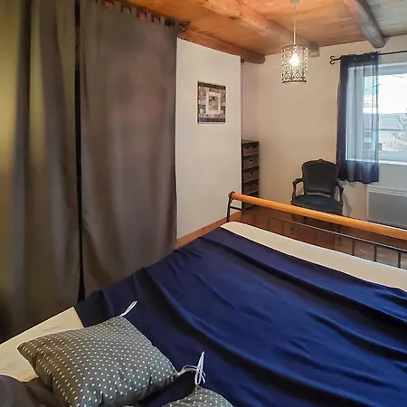 Дом отдыха 2 Bedroom Amazing In Bas-en-Basset