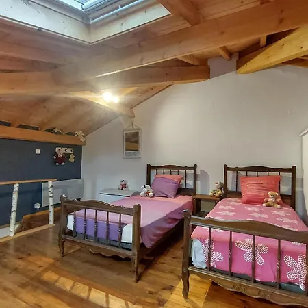 בית נופש 2 Bedroom Awesome In *