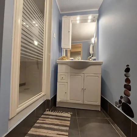 2 Bedroom Awesome In בית נופש *